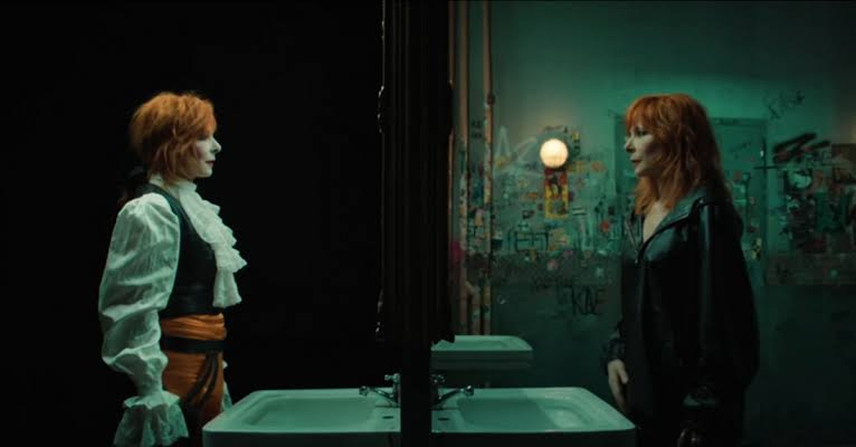 Affiche du clip C'est à qui le tour, Mylène Farmer